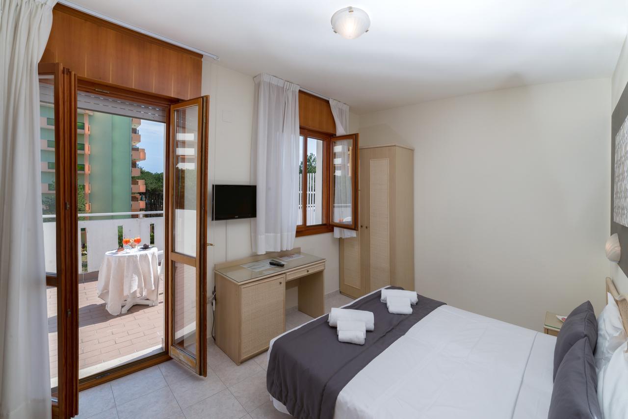 Hotel Airone (Adults Only) บิบิโอเน ภายนอก รูปภาพ