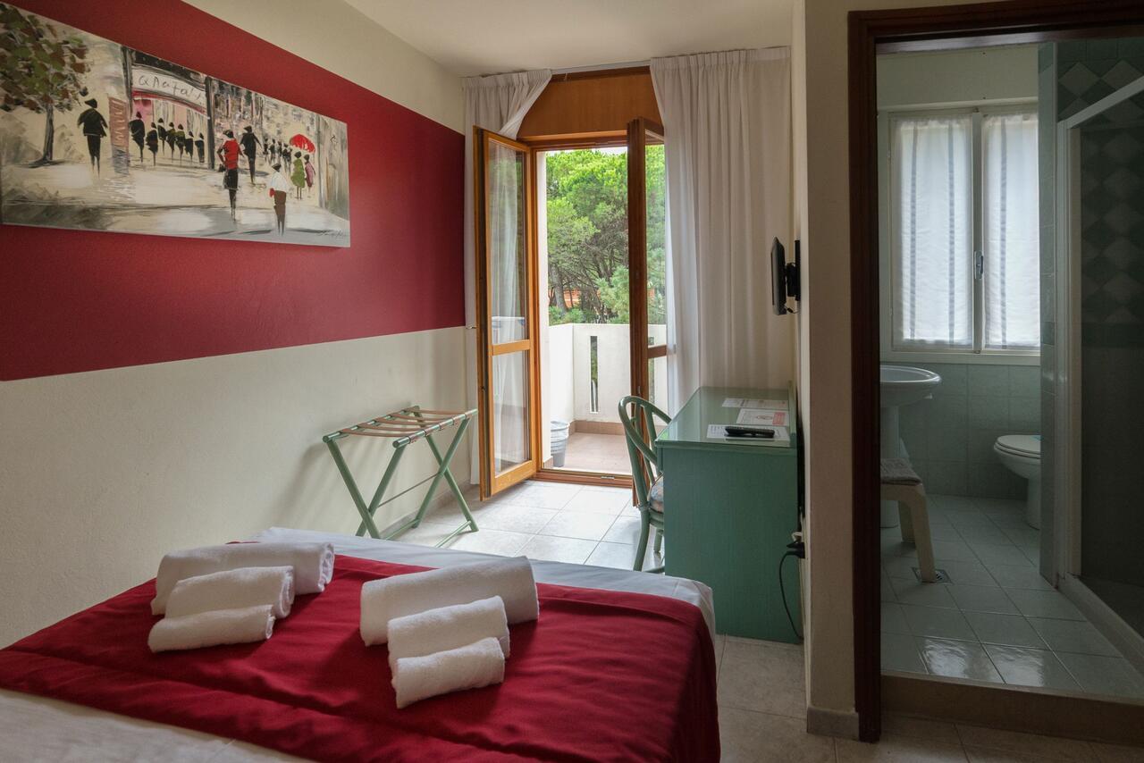 Hotel Airone (Adults Only) บิบิโอเน ภายนอก รูปภาพ