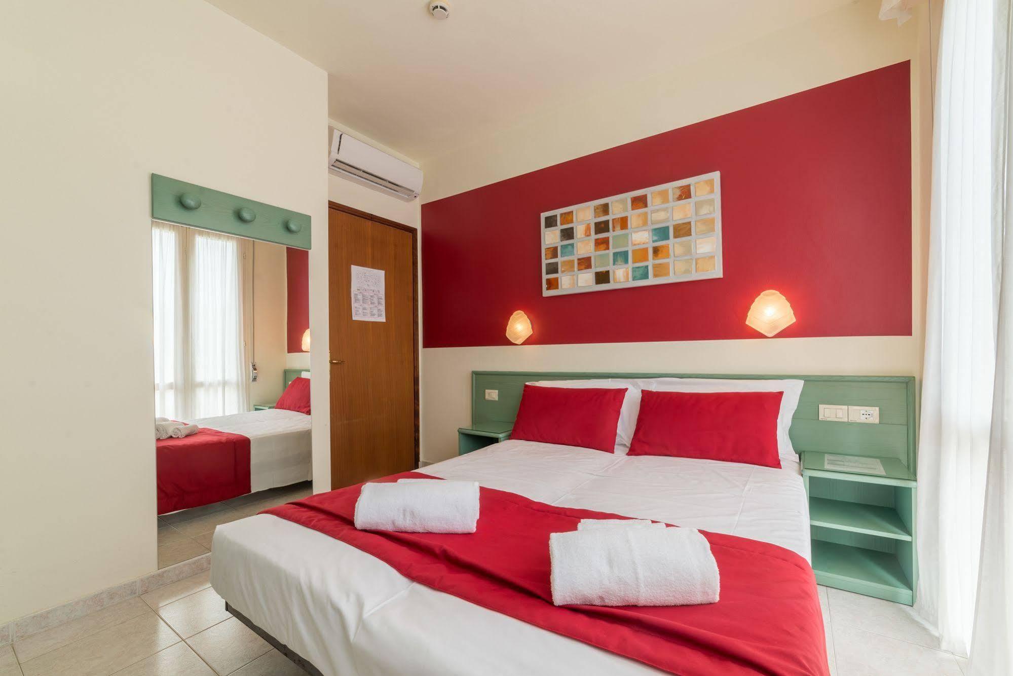 Hotel Airone (Adults Only) บิบิโอเน ภายนอก รูปภาพ