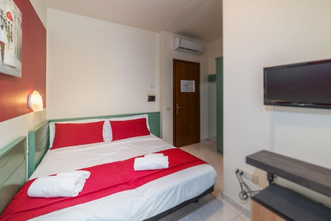 Hotel Airone (Adults Only) บิบิโอเน ภายนอก รูปภาพ